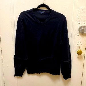 Dark navy men’s sweater